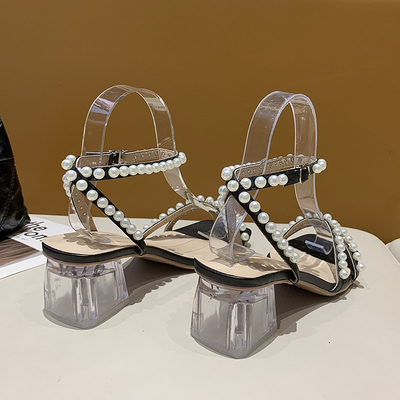 透明で高い正方形のかかとのSandals Pearl Beautiful厚いSoledの新しい女性