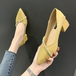 優雅なオフィスのばねは単一の女性偶然の革靴4cmの正方形のかかとを指した
